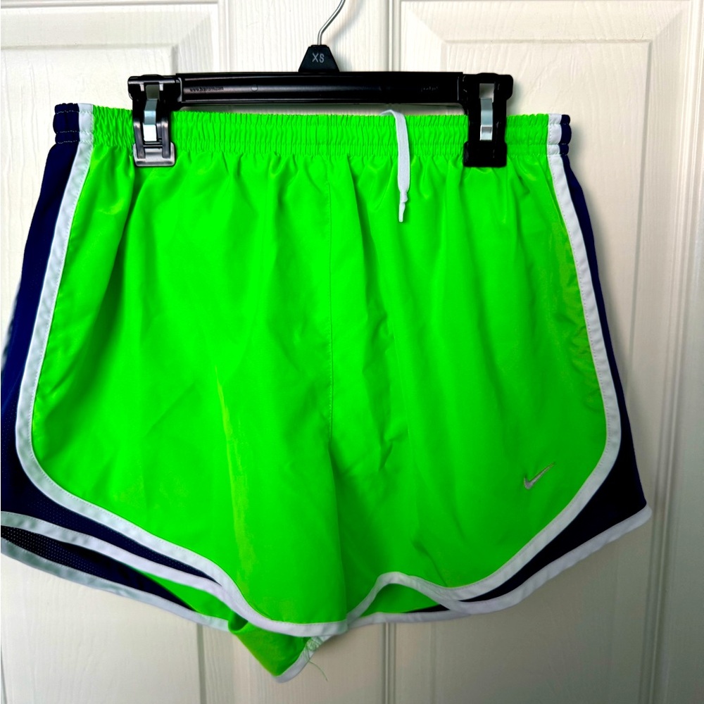Nike tempo neon shorts ****